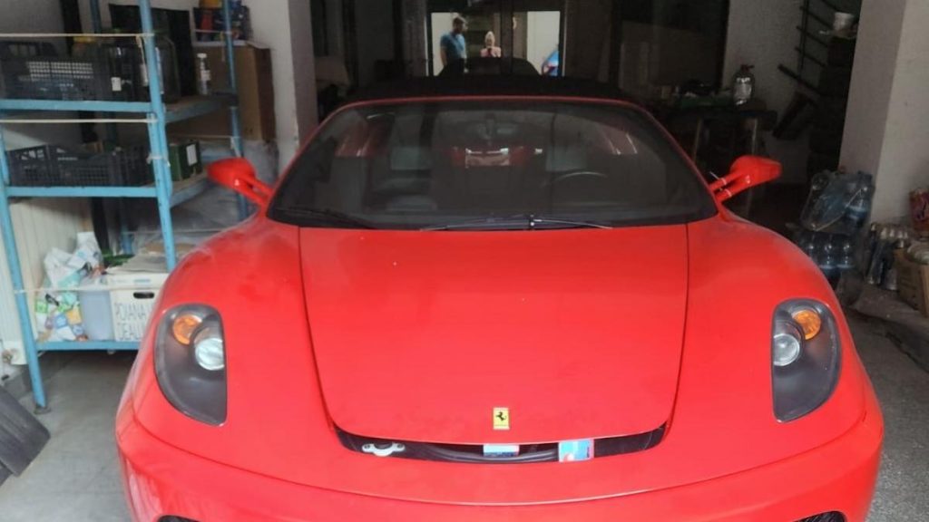 ANAF a scos la vanzare un Ferrari F430 Spider Pretul solicitat pentru masina din 2006 cu putini
