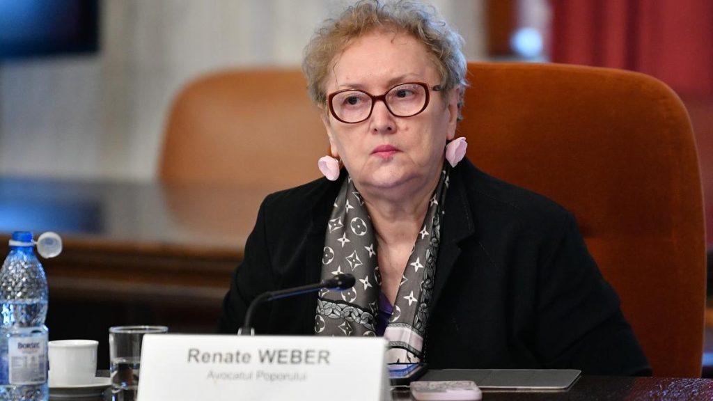 Avocatul Poporului ar putea contesta la CCR concedierile din administrația publică și modul în care se… Avocatul Poporului ar putea contesta la CCR concedierile din administratia publica si modul in care se