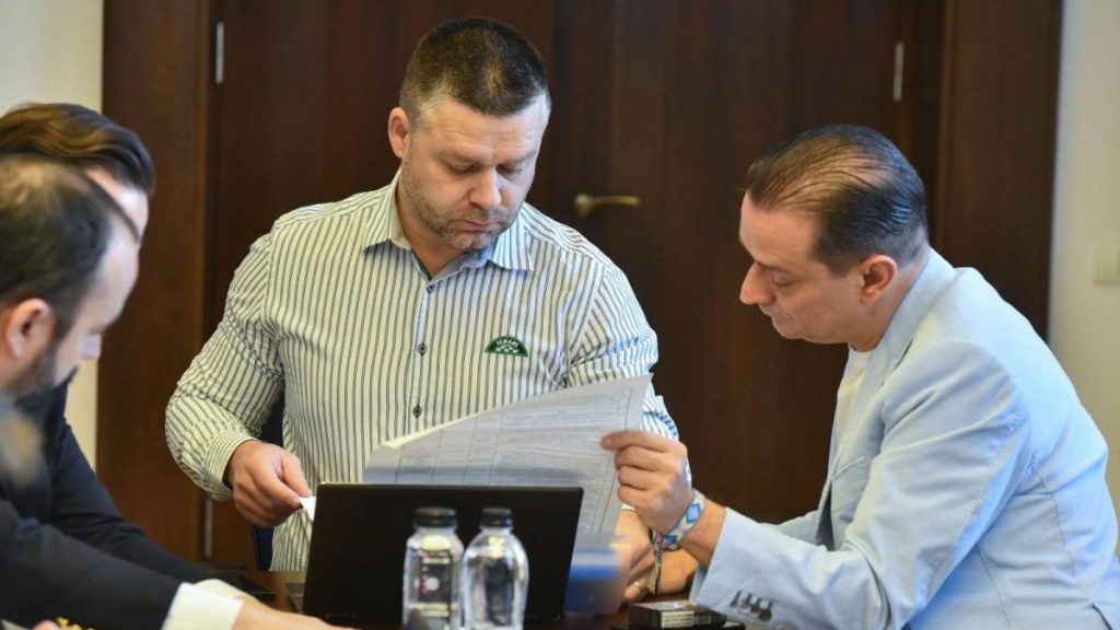 Ciucu dupa ce el si Baluta au stabilit sarcinile pentru lucrarea de la Piata Unirii Se