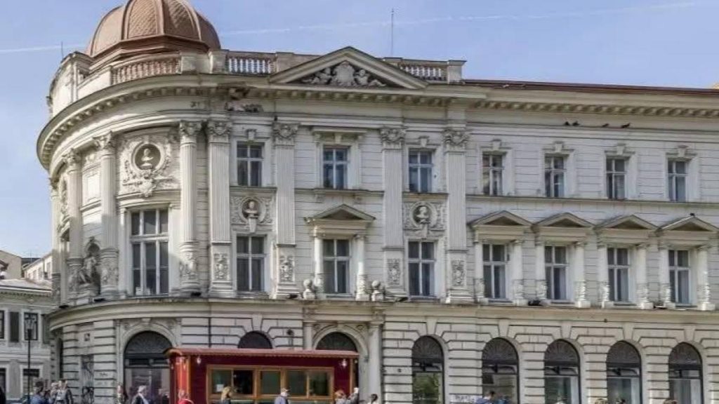 Ciucu si Cseke Attila au semnati contractul de finantare pentru intarirea Pinacotecii