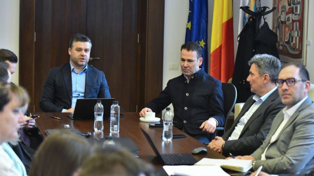Ciucu și Negoiță au purtat discuții despre noi tronsoane rutiere în Sectorul 3. În ce locații ar putea fi realizate acestea? Ciucu si Negoita au purtat discutii despre noi tronsoane rutiere in Sectorul 3 In ce locatii ar putea fi realizate acestea