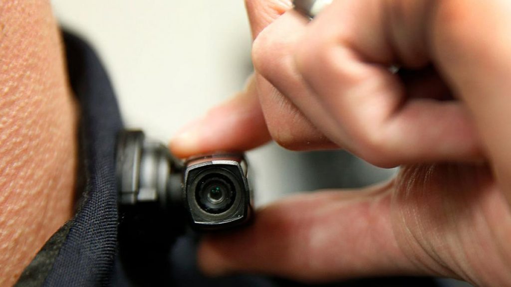 Comisarii Gazii de Mediu vor fi obligati sa poarte camere de filmati la controale Buzoianu Ordinul
