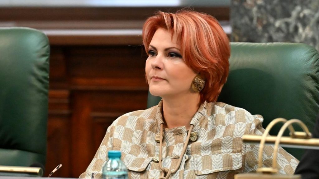 Huiduieli la Craiova in timpul discutiei despre interzicerea pacanelelor Olguta Vasilescu a intervenit