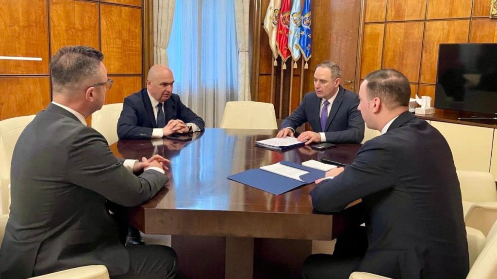 Ilie Bolojan respinge plafonarea prețurilor carburantului: „Refuz să promovez soluții populiste” Ilie Bolojan respinge plafonarea preturilor carburantului Refuz sa promovez solutii populiste