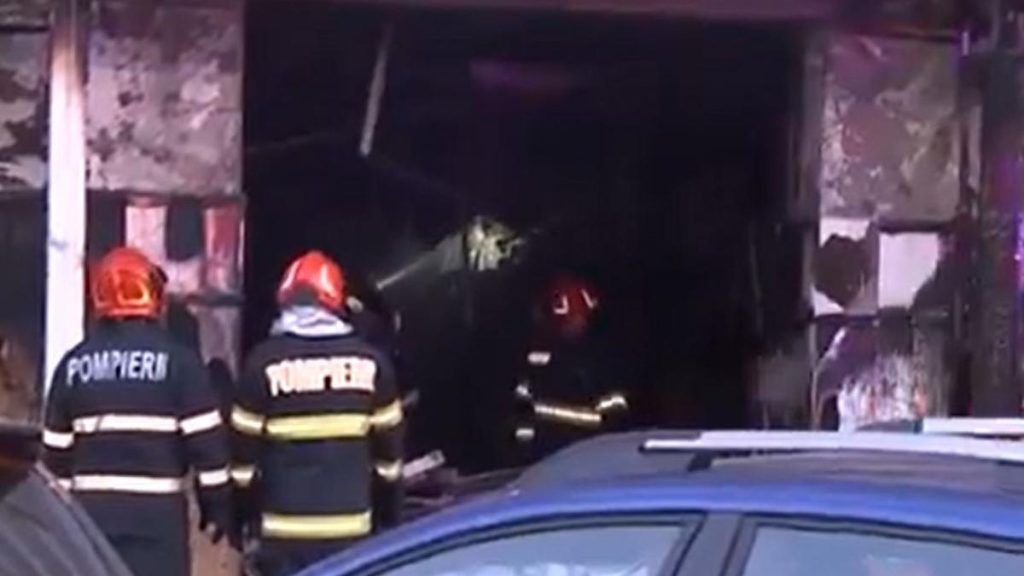 Incendiu într-un bloc din București: Zeci de locatari evacuați de urgență după ce… Incendiu intr un bloc din Bucuresti Zeci de locatari evacuati de urgenta dupa ce