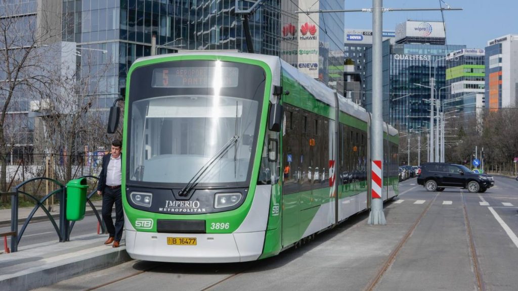 Linia 5 de tramvai din București a fost redeschisă duminică. „Va circula de la Ștefan cel Mare până la…” Linia 5 de tramvai din Bucuresti a fost redeschisa duminica Va circula de la Stefan cel Mare pana la