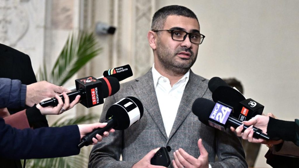 Manole il acuza pe Pislaru ca minte in legatura cu miliardul de euro destinat pensionarilor din