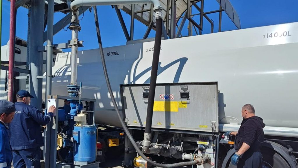 Nereguli la depozitele petroliere din judetele Bacau Alba si Prahova Garda de Mediu Exista riscuri