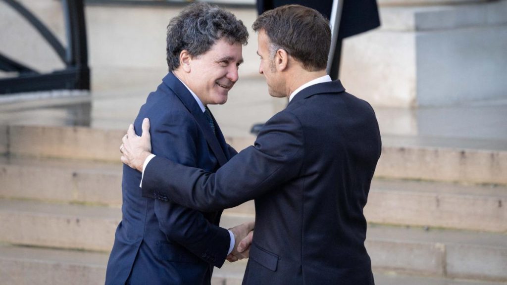 Nicusicor Dan despre propunerea lui Emmanuel Macron referitoare la protectia nucleara franceza Romania este