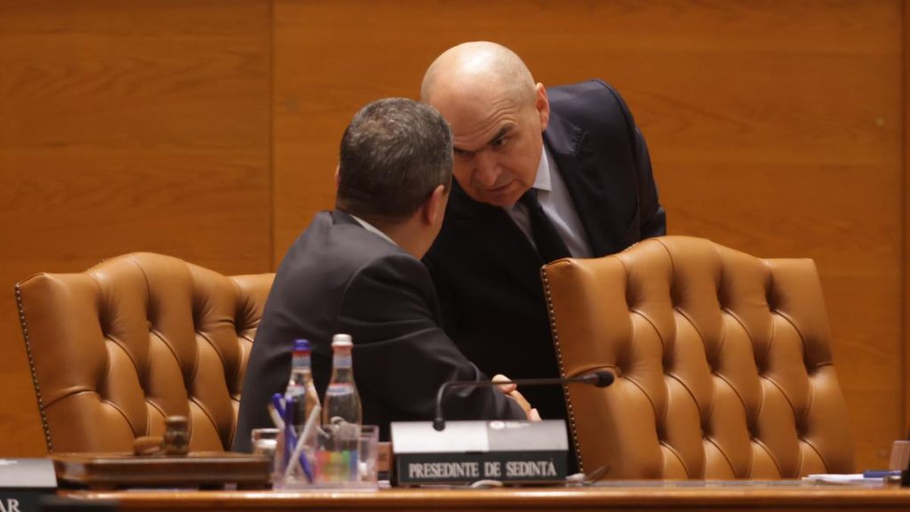 Noi tensiuni în Coaliție: PSD îi solicită lui Bolojan să diminueze accizele la carburanți. OUG anunțată… Noi tensiuni in Coalitie PSD ii solicita lui Bolojan sa diminueze accizele la carburani OUG anuntata