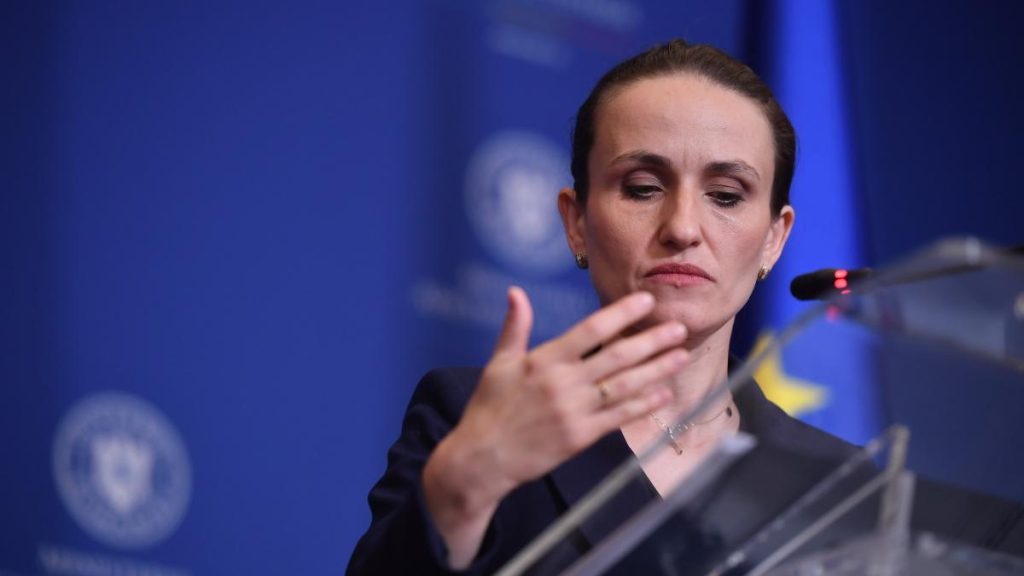 Oana Țoiu se întoarce cu lămuriri: Consulul din Dubai a fost cel care i-a adus la cunoștință „cazul special” al… Oana Toiu se intoarce cu lamuriri Consulul din Dubai a fost cel care i a adus la cunostinta cazul special al