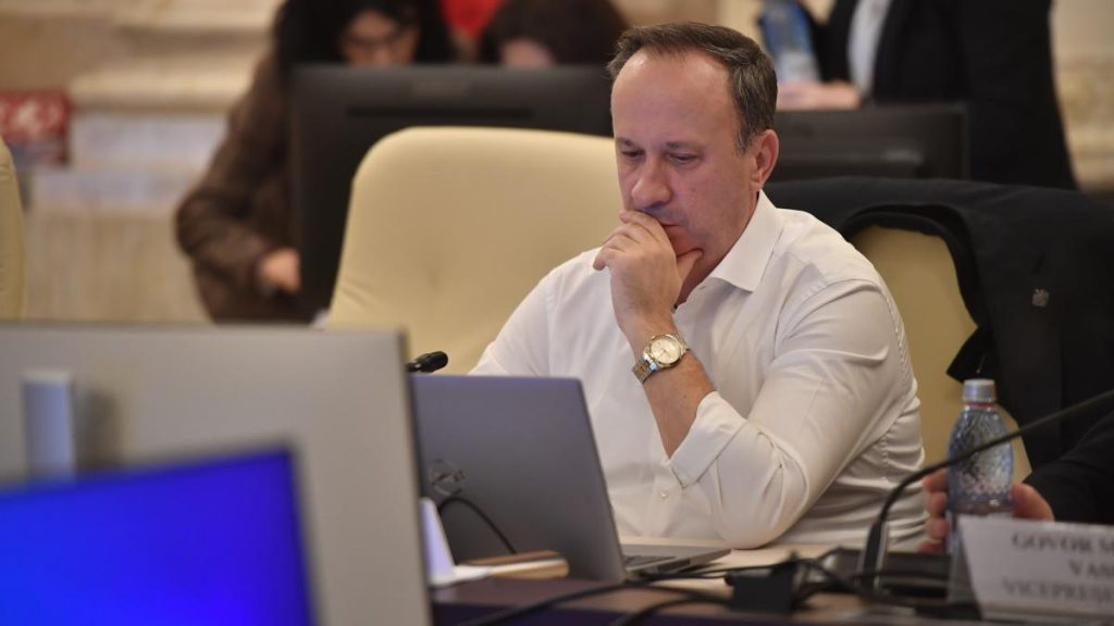 PNL a sesizat CNCD după reacția nervoasă a lui Adrian Câciu în comisia de buget: „Recidivează… PNL a sesizat CNCD dupa reactiona nervosa a lui Adrian Caciuc in comisia de buget Recidiveaza