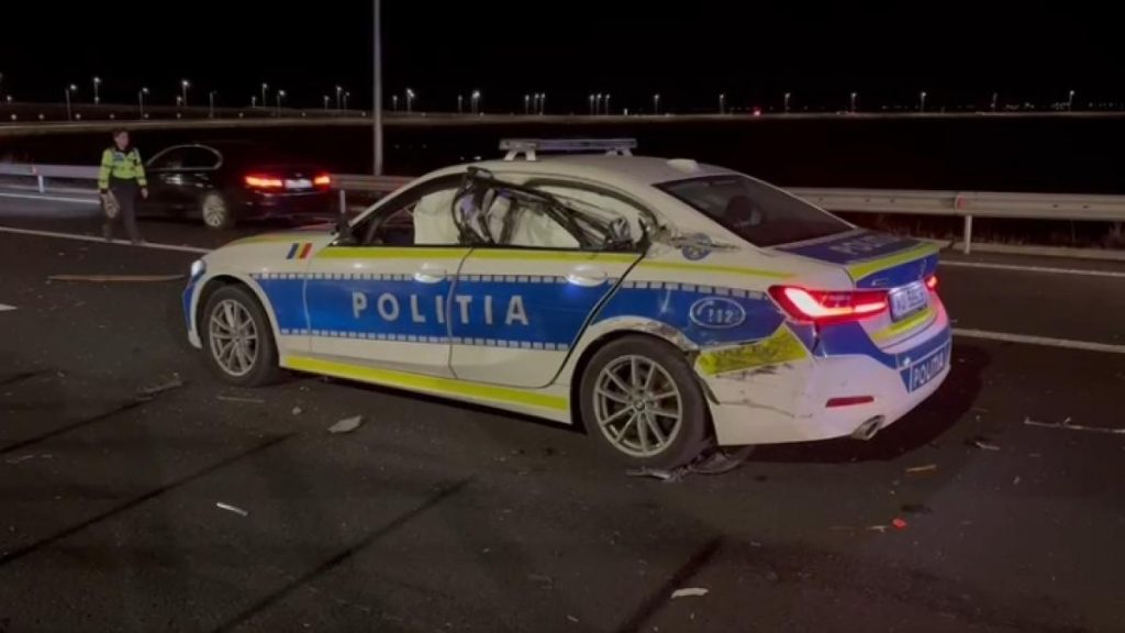 Patru persoane ranite in urma unui accident cu cinci masini pe A7 Intr un alt carambol un BMW al