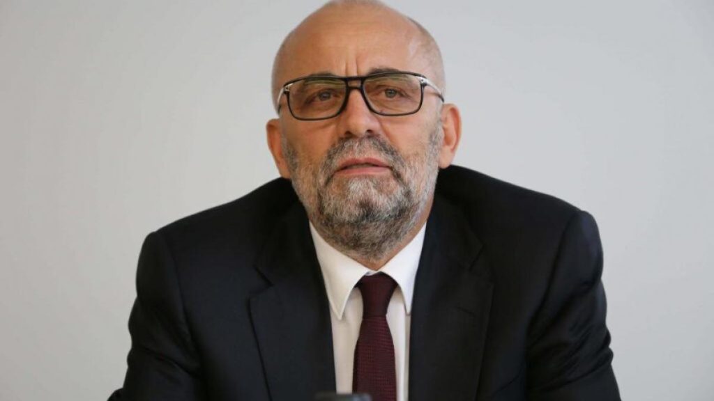 Primarul Sucevei a fost suspendat din PSD timp de 6 luni. Șoldan: „A numit în Primărie doar membri PNL” Primarul Sucevei a fost suspendat din PSD timp de 6 luni Soldan A numit in Primarie doar membri PNL