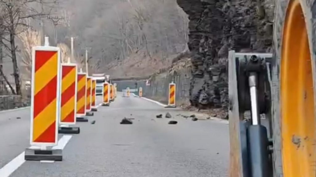 Restricții de circulație pe Valea Oltului din cauza unor lucrări. Ce vehicule sunt interzise pe această… Restrictii de circulatie pe Valea Oltului din cauza unor lucrari Ce vehicule sunt interzise pe acesta