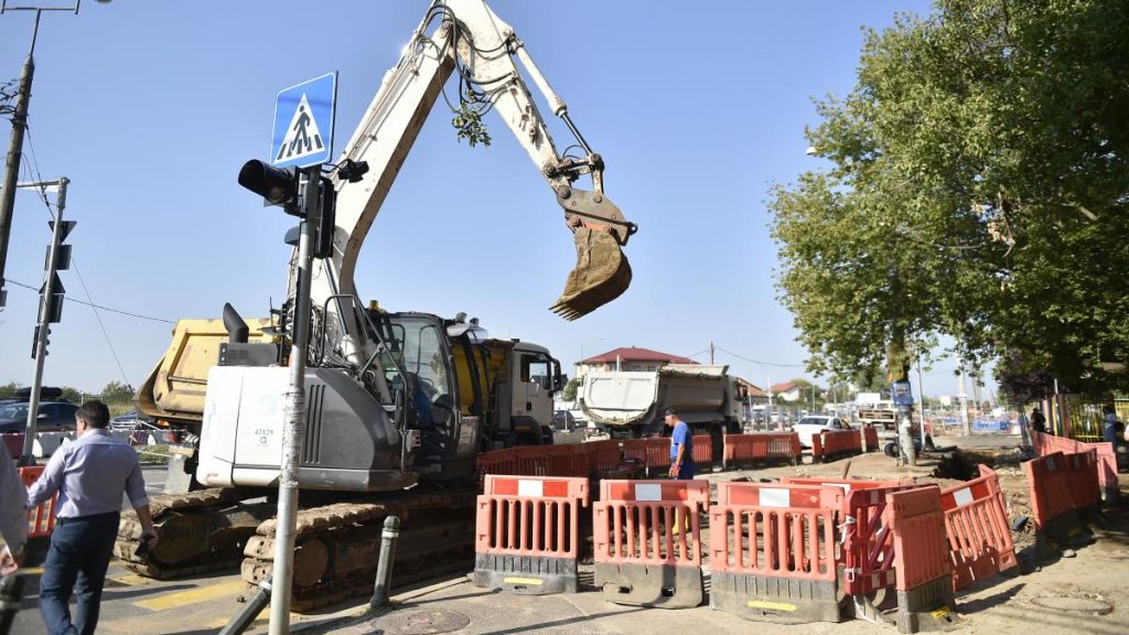 Șantierul de pe Prelungirea Ghencea este oprit. Constructorul a părăsit lucrările din lipsă de plată. Santierul de pe Prelungirea Ghencea este oprit Constructorul a parasit lucrarile din lipsa de plata