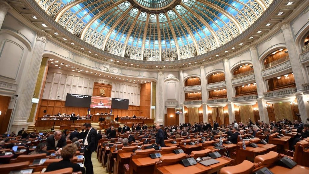 Senat: copiii cu nevoi speciale vor primi masă caldă sau pachet alimentar în loc de alocație… Senat copiii cu nevoi speciale vor primi masa calda sau pachet alimentar in loc de allocatie