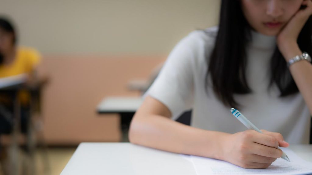 Simularea Evaluarii Nationale 2026 se finalizeaza miercuri cu examenul la Limba materna Cand au loc