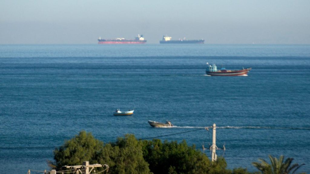 Stramtoarea Ormuz noul punct fierbinte de pe harta sute de nave blocate si plutind in deriva