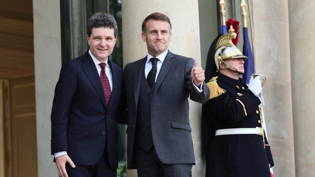 Surse Romania examineaza de ceva timp propunerea lui Macron de a intra sub protectia nucleara a