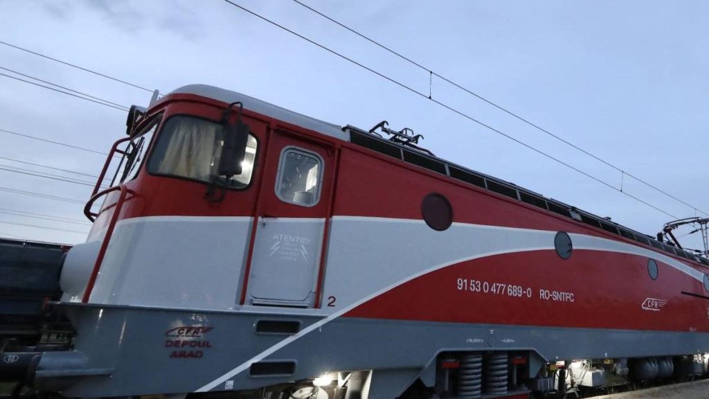 Traficul feroviar, blocat în Timiș, după ce locomotiva unui tren cu 23 de călători a deraiat… Traficul feroviar blocat in Timis dupa ce locomotiva unui tren cu 23 de calatori a deraiat