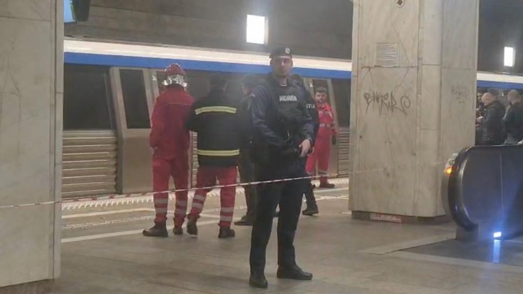 Un tanar de 21 de ani a decedat dupa ce a fost lovit de metrou la statia Piata Unirii 2 din Bucuresti Circulatia