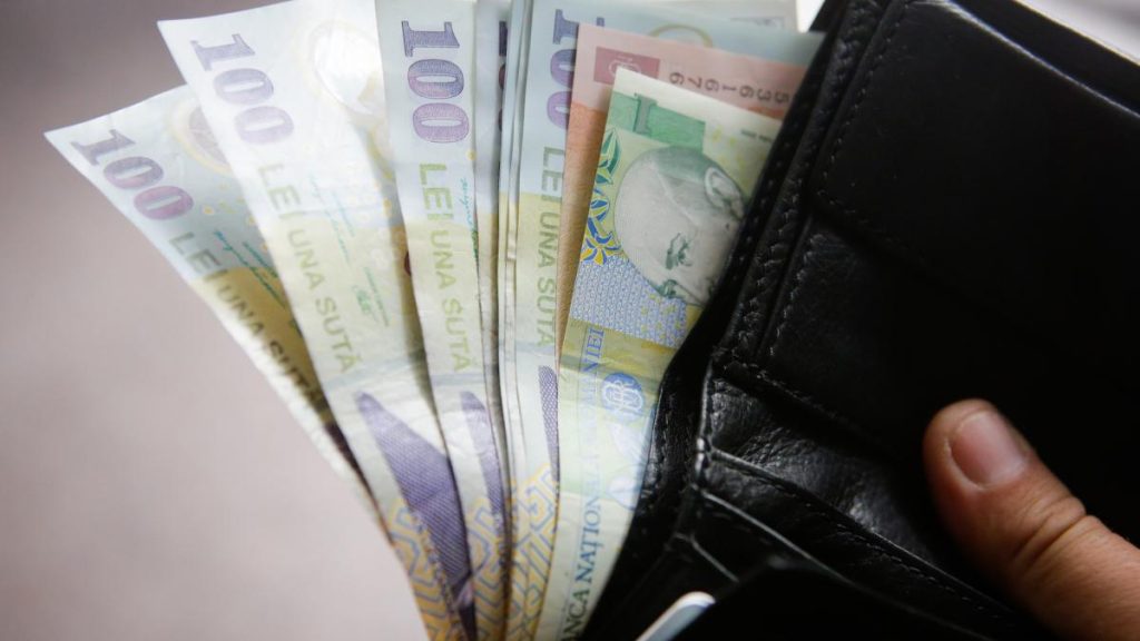 n loc s abordm inflaia care reprezint marea problem le oferim 100 de lei asemenea lui Ceausescu