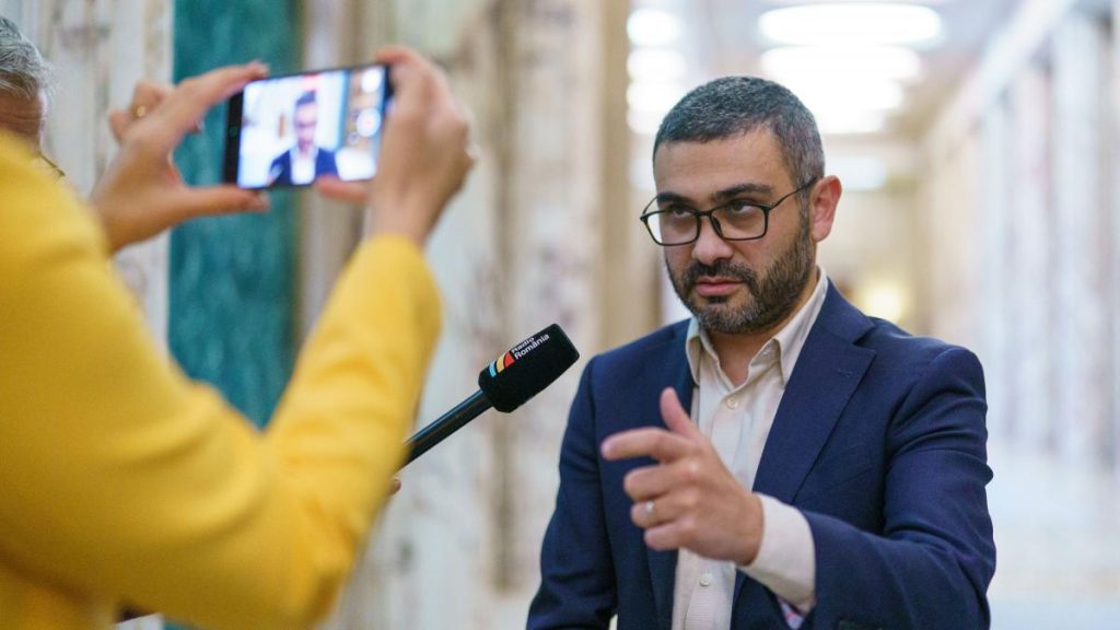 Acuzaii ntre fostul i actualul ministru al Muncii privind interzicerea cumulului pensiei cu salariul Sa