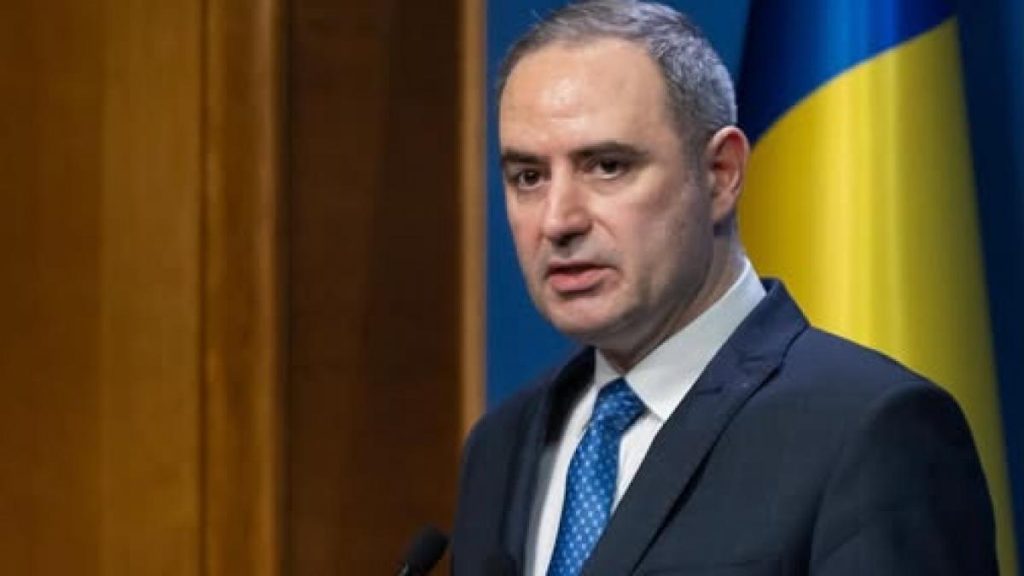 Alexandru Nazare anunta ca a pregatit doua masuri pentru scaderea preturilor la carburanti iar