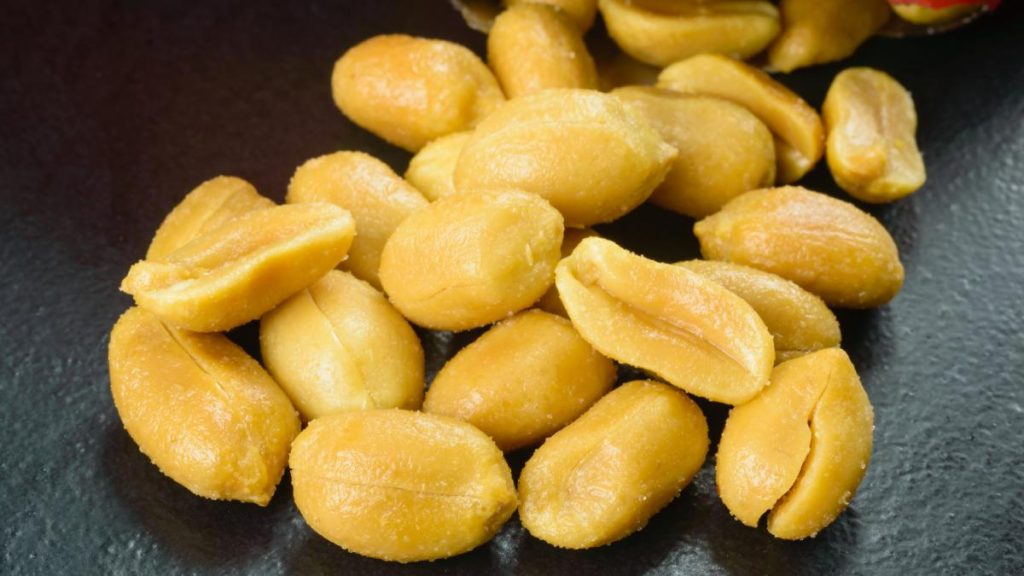 Alune cu aflatoxine, retrase din numeroase supermarketuri: Cum arată punga de arahide și lista… Alune cu aflatoxine retrase din numeroase supermarketuri Cum arata punga de arahide si lista