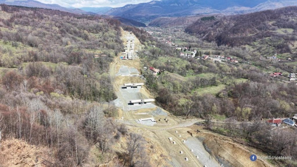Autostrada care traverseaza Carpatii Se pregateste forarea Tunelului Poiana cu cartita TBM Progres 1