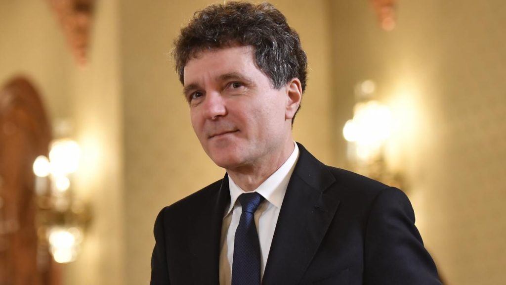 Barbatul care l a amenintat cu moartea pe Nicusor Dan a fost audiat prin videoconferinta Acesta sustine ca