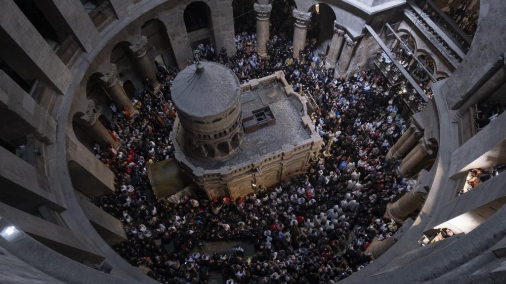 Biserica Sfantului Mormant din Ierusalim a fost recent redeschisa Ce detalii exista despre ceremonie