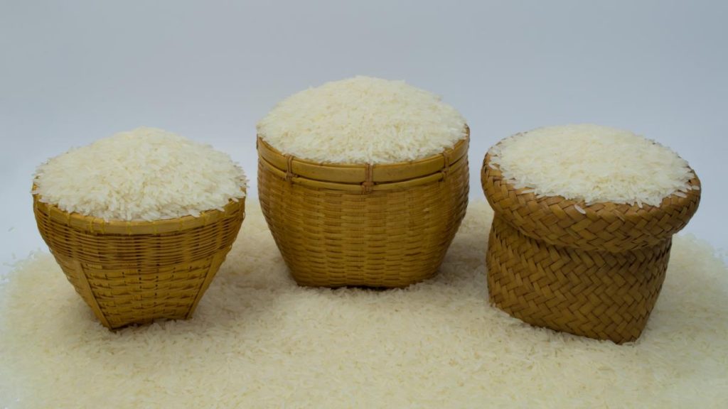 Criza combustibililor pune în pericol producția globală de orez. Fenomenul El Niño afectează de asemenea culturile… Criza combustibililor pune in pericol productia globala de orez Fenomenul El Nino afecteaza de asemenea culturile