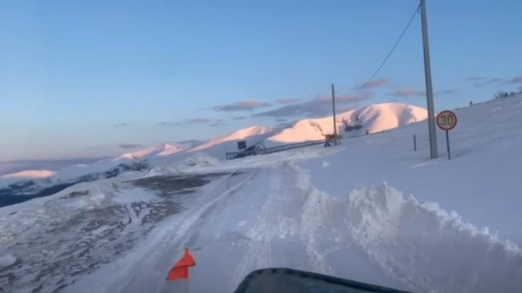 Dimineata de primavara cu ger si zapada in aprilie La Balea Lac s au inregistrat minus 10 grade In Hunedoara Alba