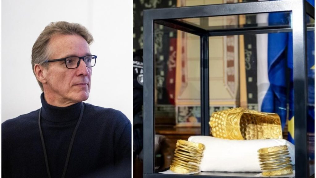 „Indiana Jones al artei” a contribuit la descoperirea Coifului de la Coțofenești și a brățărilor… Indiana Jones al artei a contribuit la descoperirea Coifului de la Cotoftenesci si a bratariilor