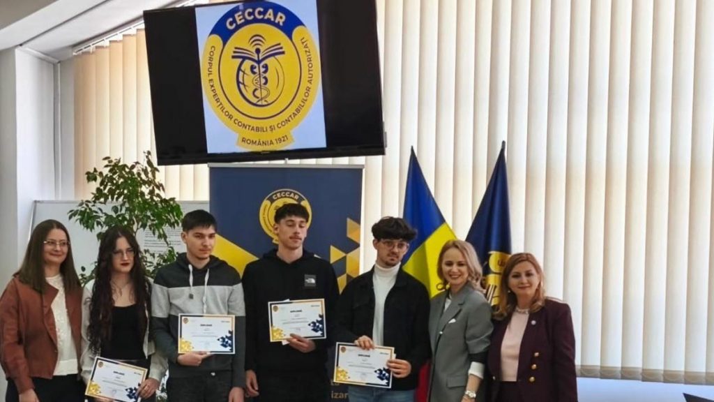 Mai multi elevi din Constanta au fost recompensati pentru realizarile lor la concursul de educatie