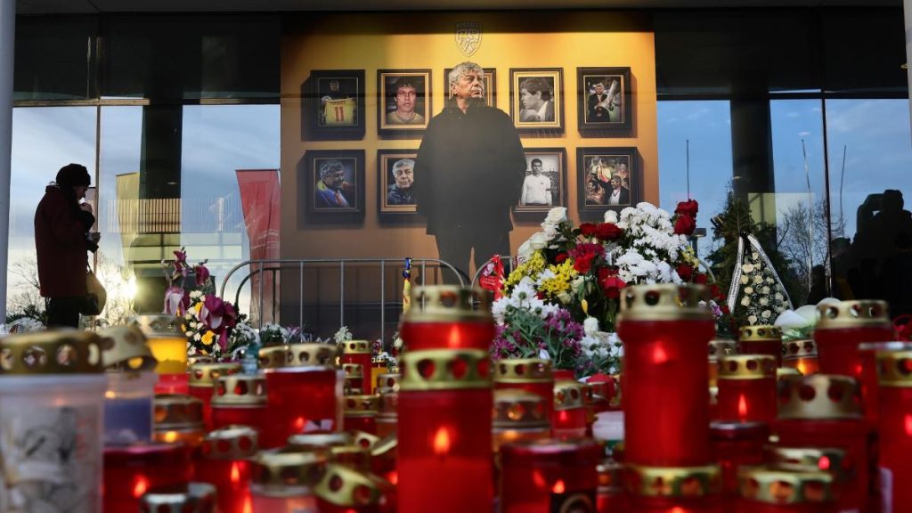 Mircea Lucescu va fi înmormântat astăzi la Cimitirul Bellu, cu onoruri militare. Mircea Lucescu va fi inmormantat astazi la Cimitirul Bellu cu onoruri militare 1