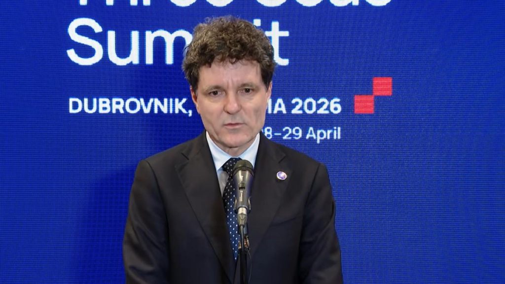 Nicușor Dan: Îmi doresc ca România să fie condusă de forțe pro-occidentale. Suspendarea mea nu… Nicusor Dan Imi doresc ca Romania sa fie condusa de forte prooccidentale Suspendarea mea nu