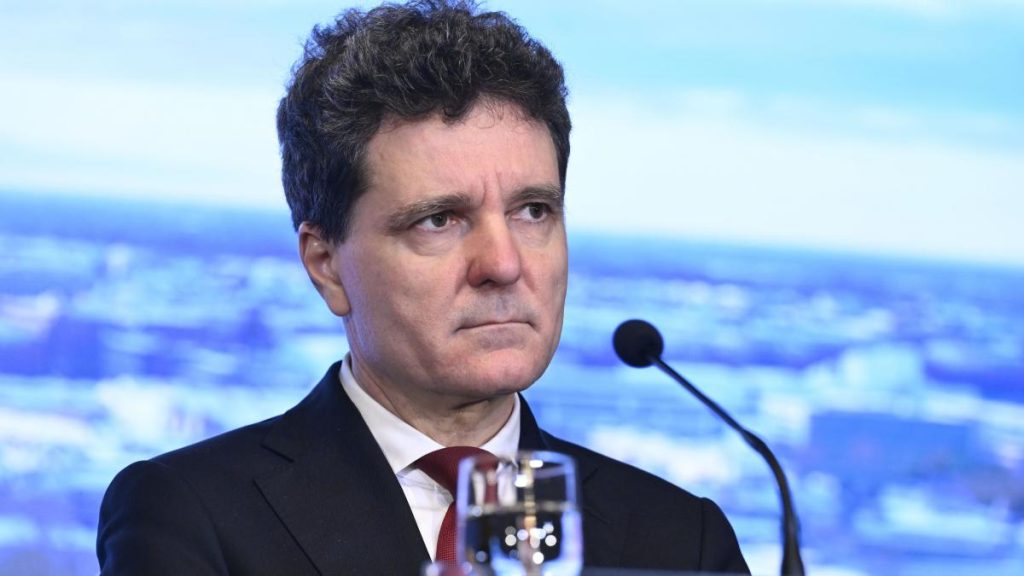 Nicușor Dan își declară neutralitatea în conflictul dintre PSD și Bolojan, dar atenționează că nu va desemna un… Nicusor Dan isi declara neutralitatea in conflictul dintre PSD si Bolojan dar atentioneaza ca nu va desemna un