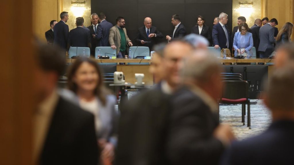 PSD îndeamnă liderii PNL care doresc o coaliție „post-Bolojan” să aibă „curajul să se… PSD indeamna liderii PNL care doresc o coalitie post Bolojan sa aiba curajul sa se