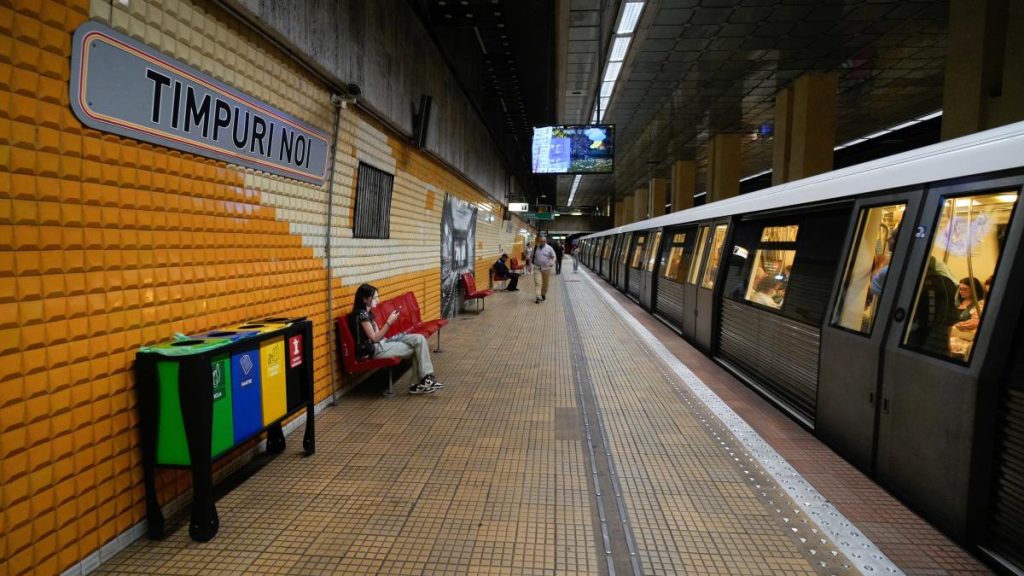 Peste 10.000 de persoane au semnats o petitie prin care solicita sa nu se majoreze pretul biletului la metrou