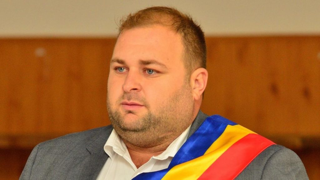 Primarul unei comune din Mures acuzat de furt de energie electrica a fost plasat sub control judiciar