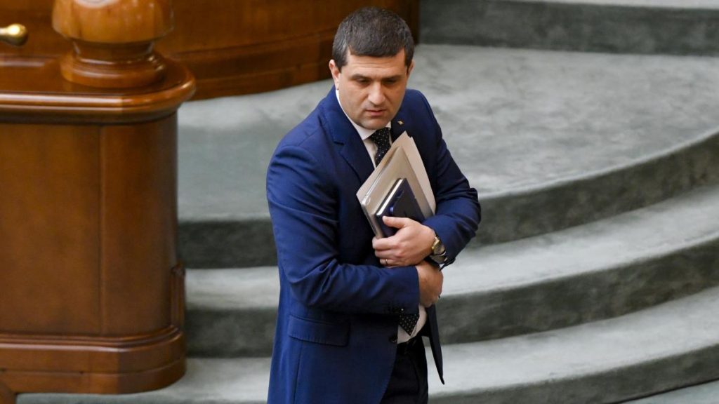 Radu Miruta este acuzat ca s a impotrivit proiectului Cea mai moderna arma de asalt fabricata la Cugir