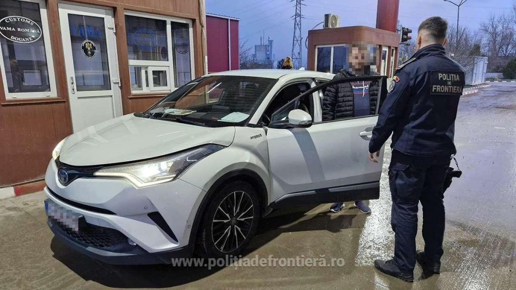 Un șofer bulgar a încercat să intre în România la volanul unei mașini clone. Polițiștii au confiscat-o la… Un sofer bulgar a incercat sa intre in Romania la volanul unei masini clone Politistii au confiscat o la