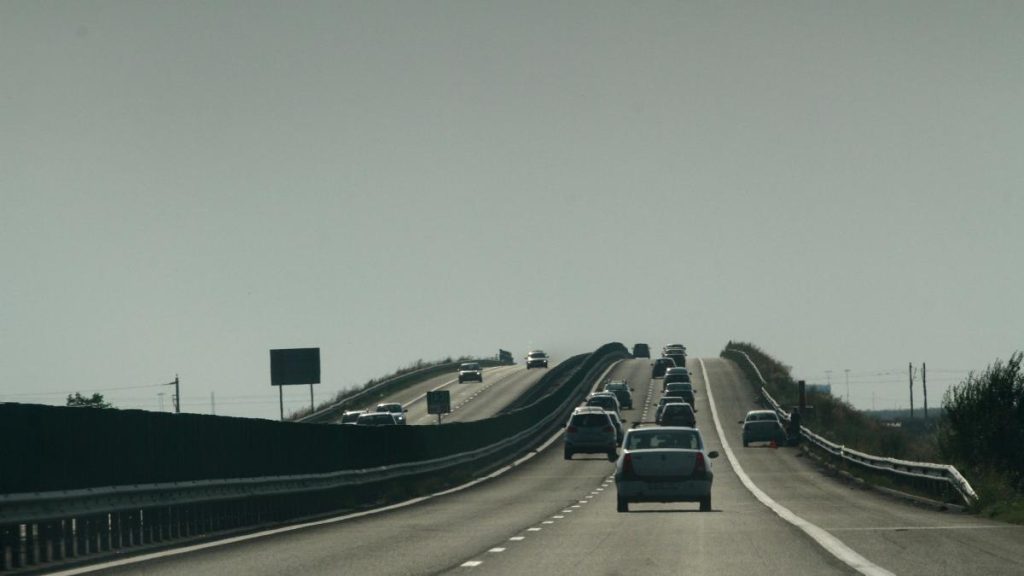 Restricții de circulație pentru camioane de Paște pe Autostrada Soarelui și Valea Oltului. Ce alte… restrictii de circulatie pentru camioane de paste pe autostrada soarelui si valea oltului ce alte