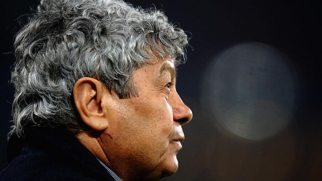 Surse: Trupul neînsufleţit al lui Mircea Lucescu va fi expus la Arena Naţională, pentru un ultim… surse trupul neinsufletit al lui mircea lucescu va fi expus la arena nationala pentru un ultim 1