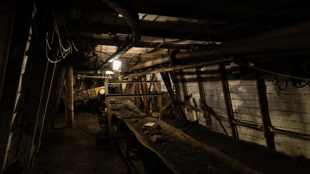 tragedie in hunedoara un miner de 51 de ani a decedat in subteran dupa ce a acuzat probleme de sanatate