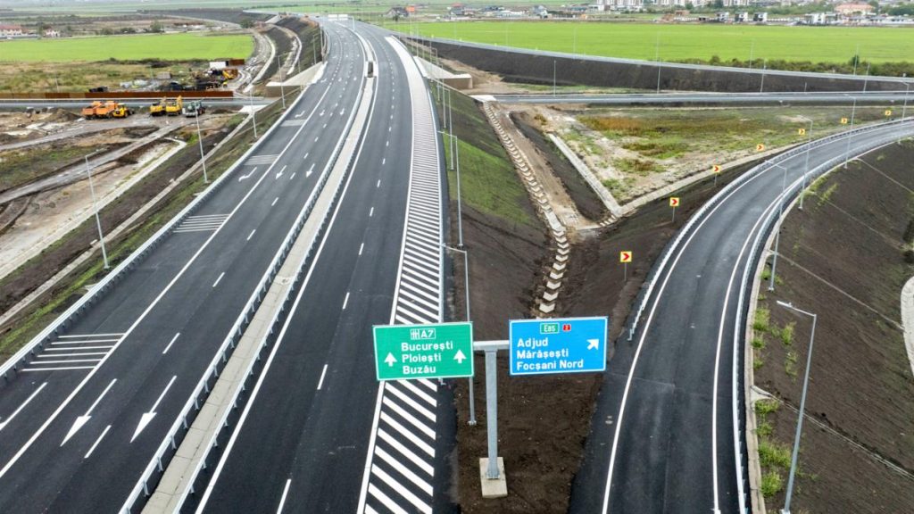 CNAIR a semnat contractele pentru sectiunea A7 Pascani Suceava Ilie Bolojan Este primul contract