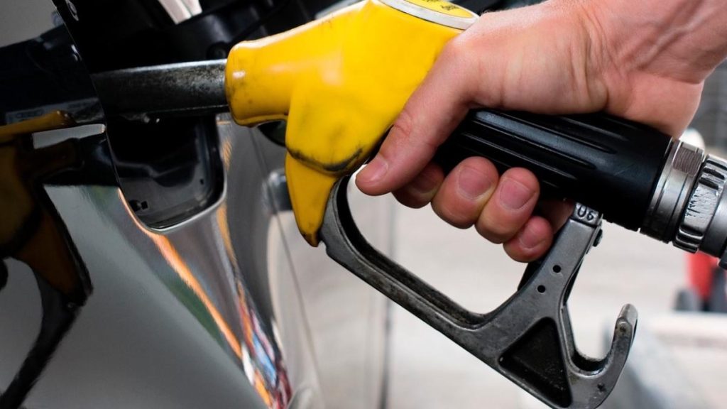 Cat cost motorina i benzina mari 5 mai Preturile rmn ridicate la pomp